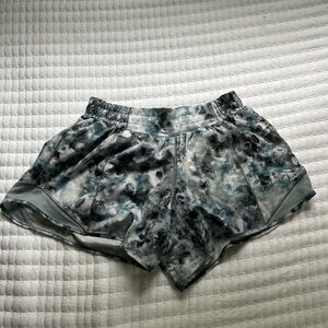Lululemon Hotty Hot Tall 4” Short